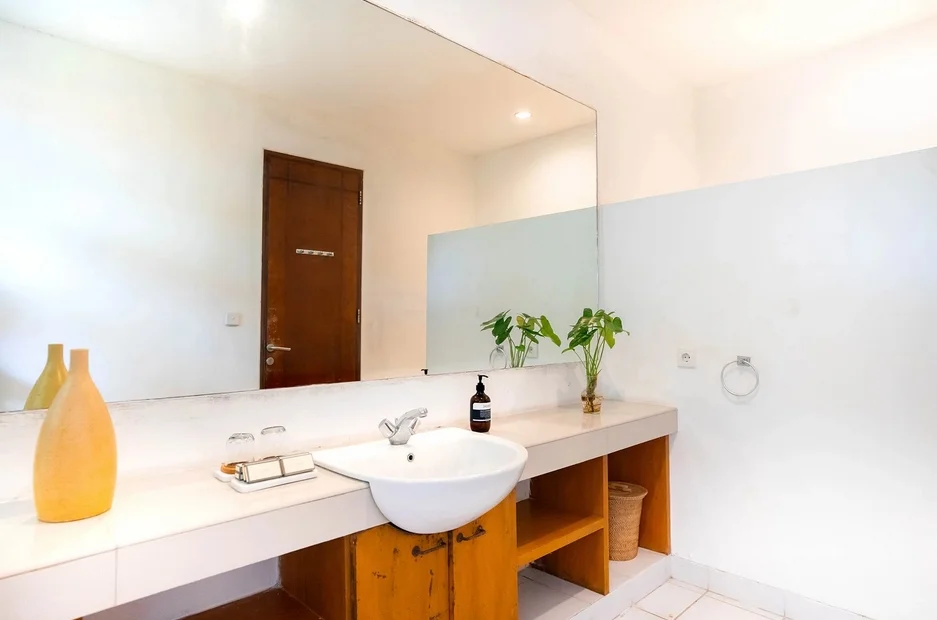 3-Bedroom Villa with Private Pool & Spacious Garden in Sanur, Bali — image 14