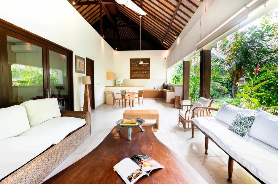 3-Bedroom Villa with Private Pool & Spacious Garden in Sanur, Bali — image 9
