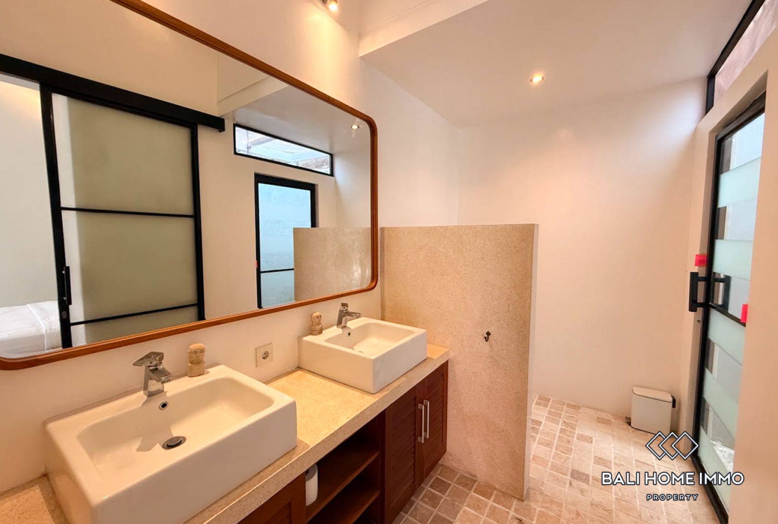 3 Bedroom Family Villa For Rent in Canggu Berawa — image 11