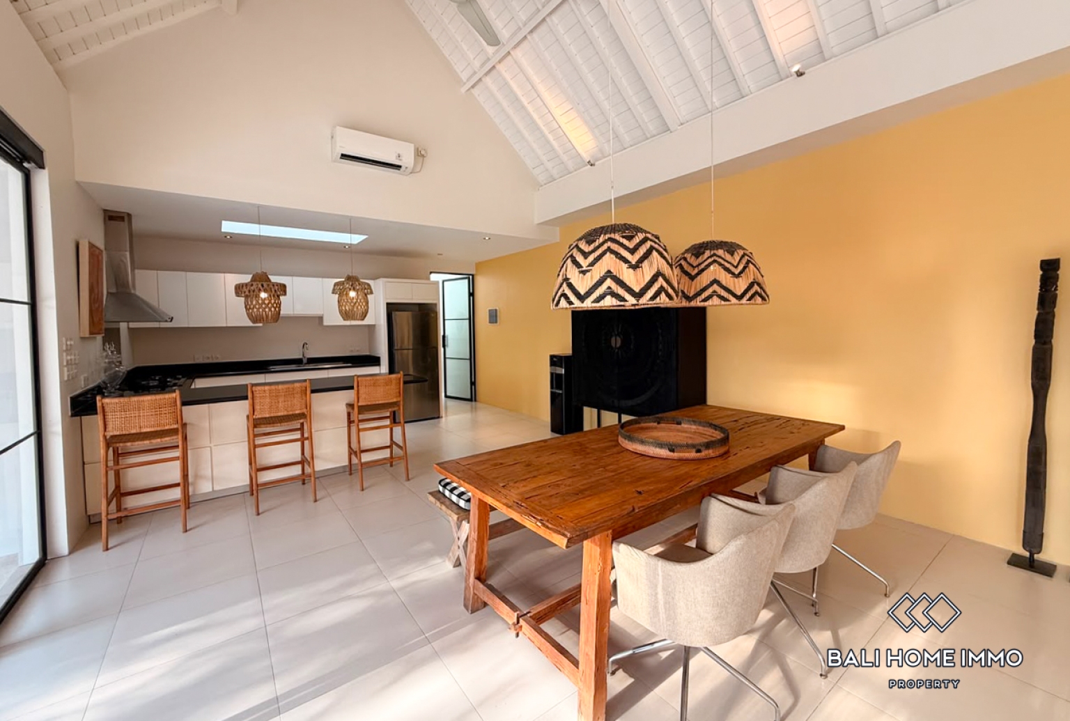 3 Bedroom Family Villa For Rent in Canggu Berawa — image 4