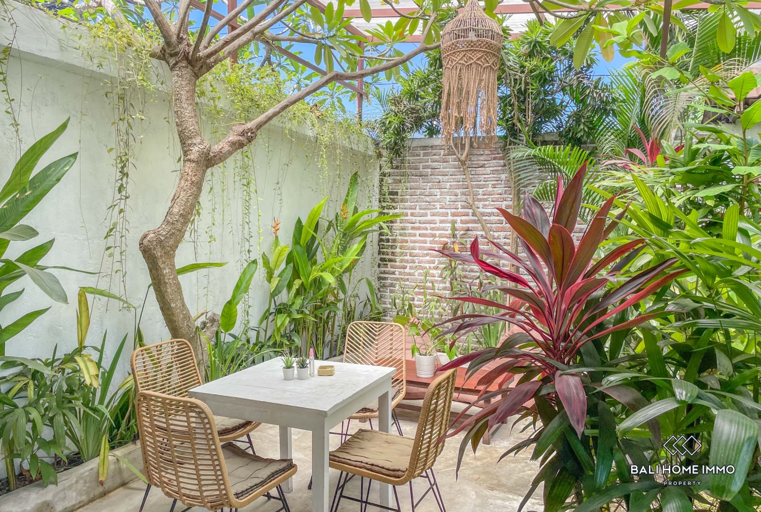 3 Bedrooms guest house for long term rental in Bali Canggu Berawa — image 1