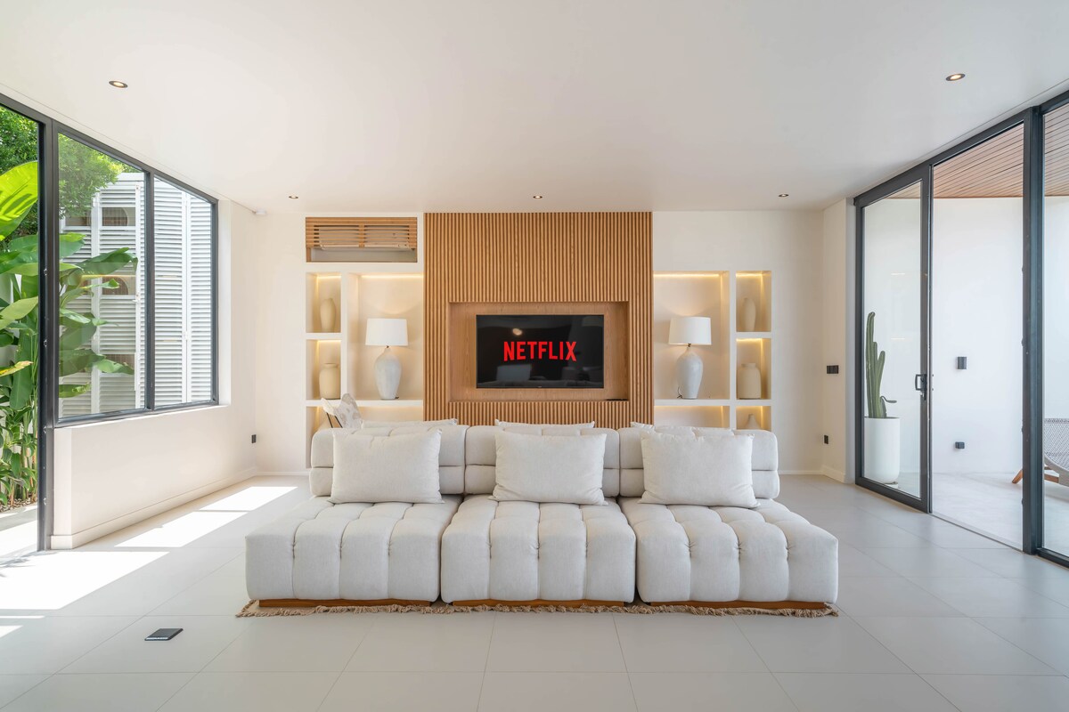 Villa Maverick — 4BR Villa Rental in Canggu