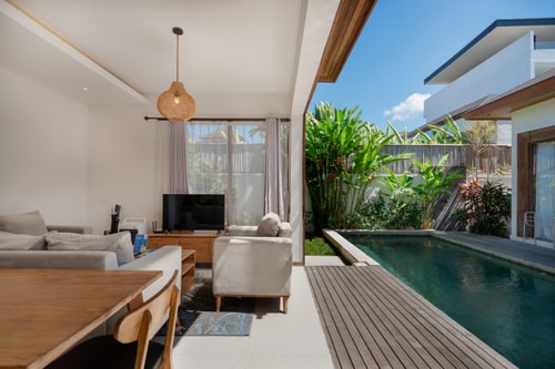 Bernard - Poolside Access & Garden Villa, Uluwatu in Ungasan, Bali — image 2