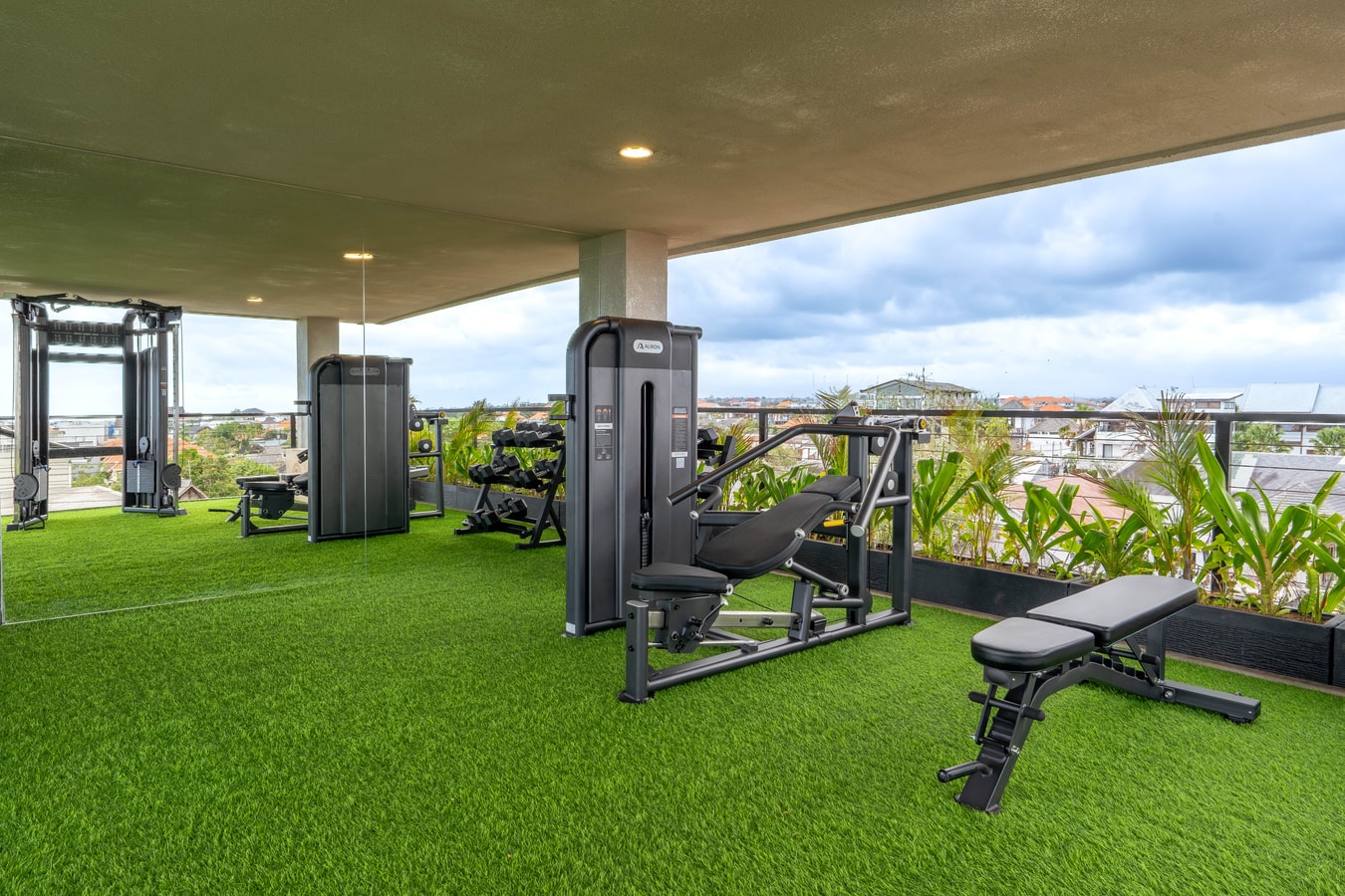 1BR Canggu Bliss Suite | Pool & Ocean Rooftop Gym in Canggu, Bali — image 9