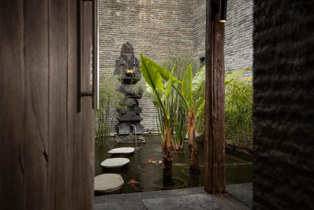 Timeless Garden Retreat 3 Bedroom Private Villa in Canggu — image 5