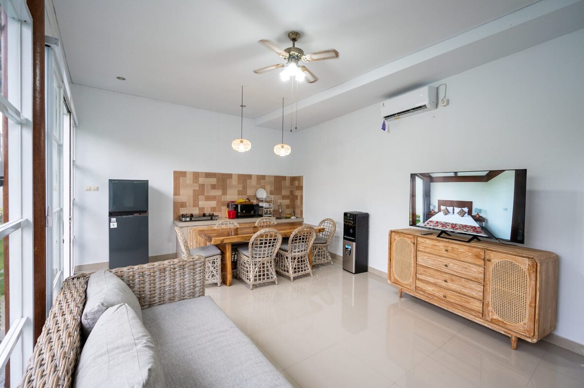 Serene Tropical Retreat 3 Bedroom Private Villa in Canggu — image 9