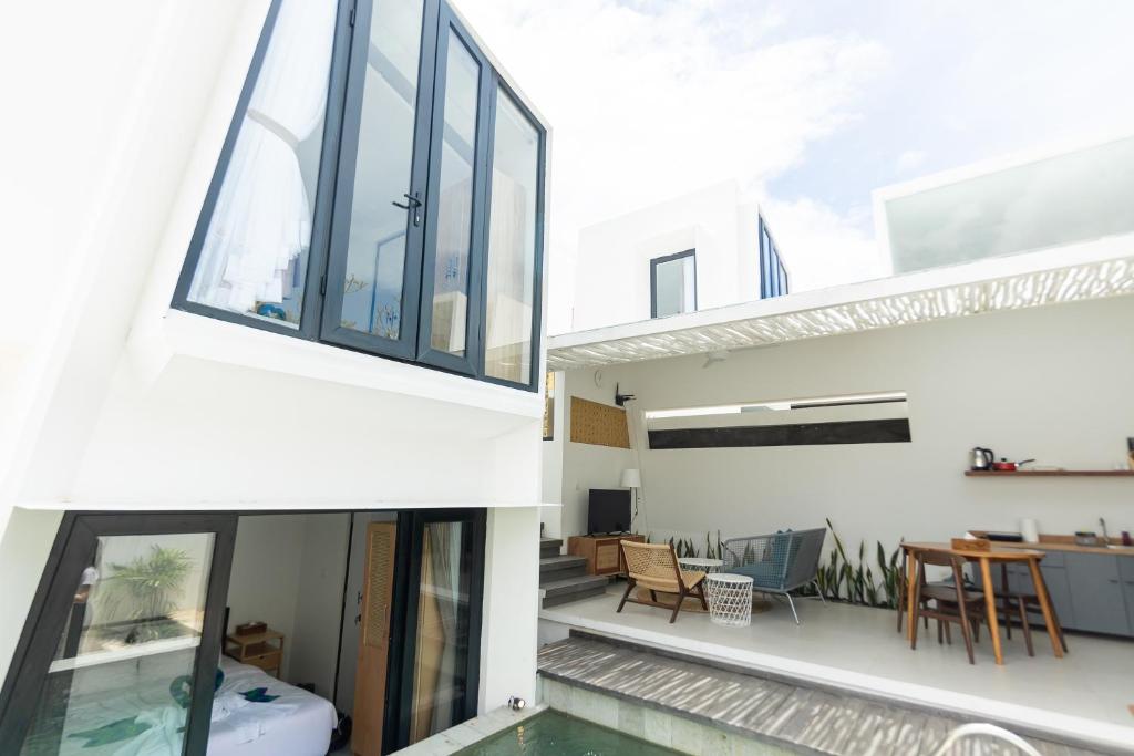 Minimalist Tropical Haven 2 Bedroom Private Villa in Canggu — image 8