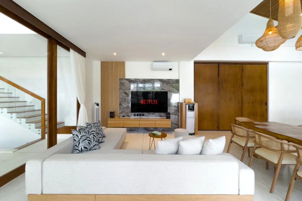 3-Bedroom Villa with Private Pool & Jacuzzi in Canggu, Bali — image 9