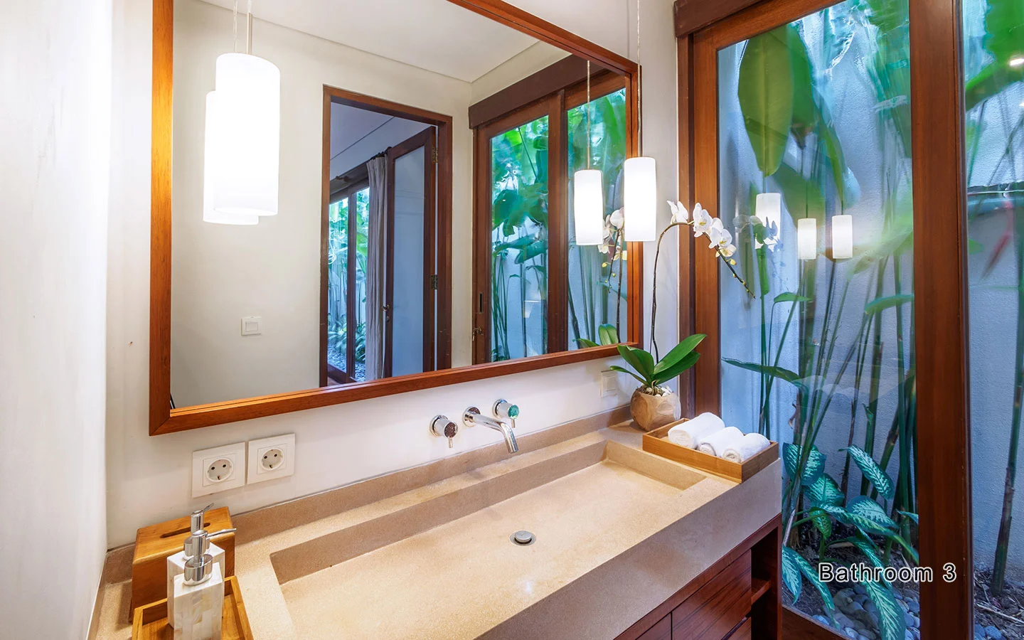 3BR Tropical Escape Villa with Private Pool in Canggu — image 10