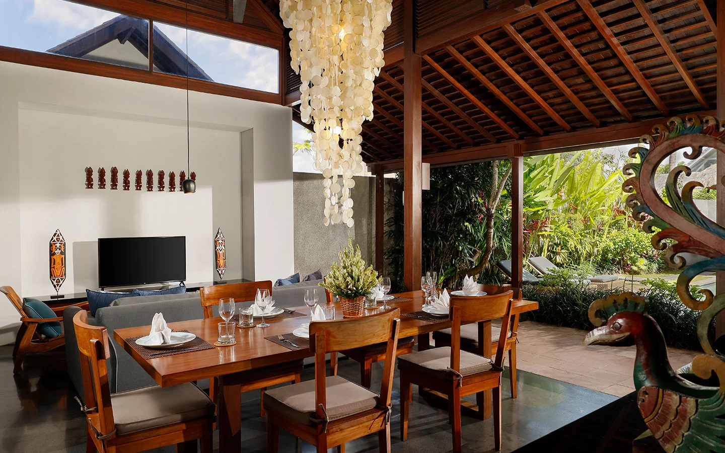 3BR Tropical Escape Villa with Private Pool in Canggu — image 7