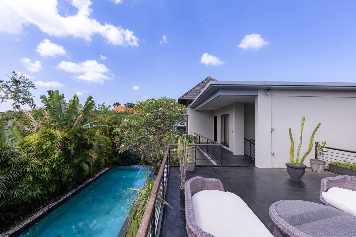 Sanga - 3BR Villa with Pool & Rooftop, Canggu in Pererenan, Bali — image 9