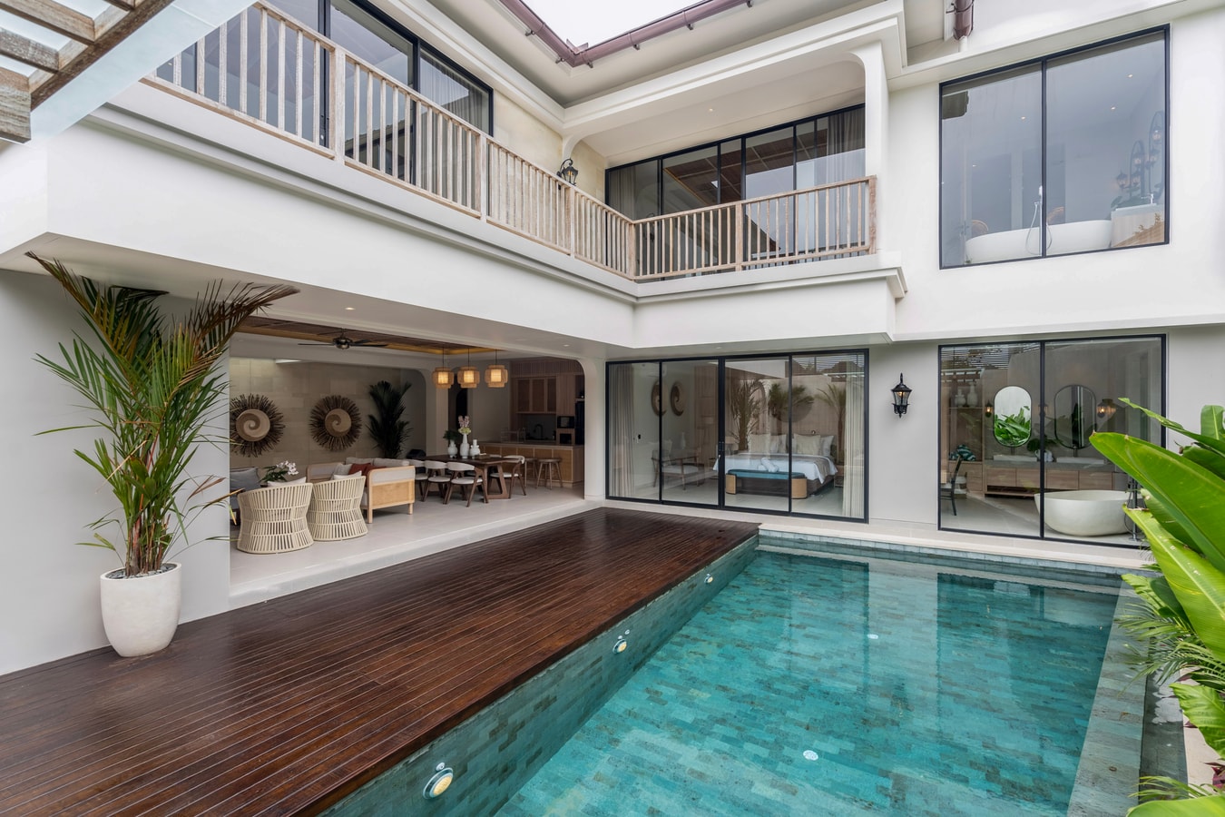 Deneva 10 - Pool & Bathtub Villa, Near Beaches in Canggu, Bali — image 11