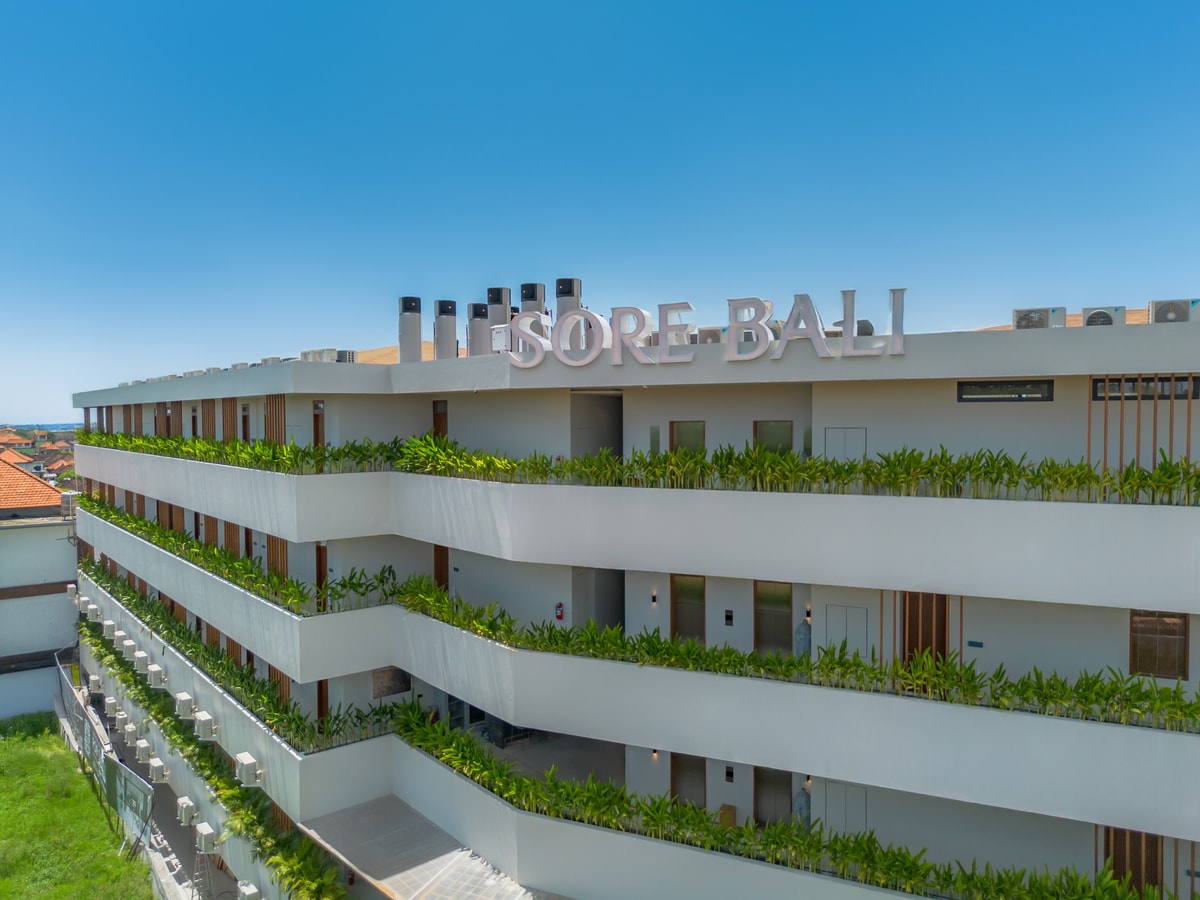 Elegant 1BR Canggu | Pool & Sunset Paddy Balcony in Canggu, Bali — image 9