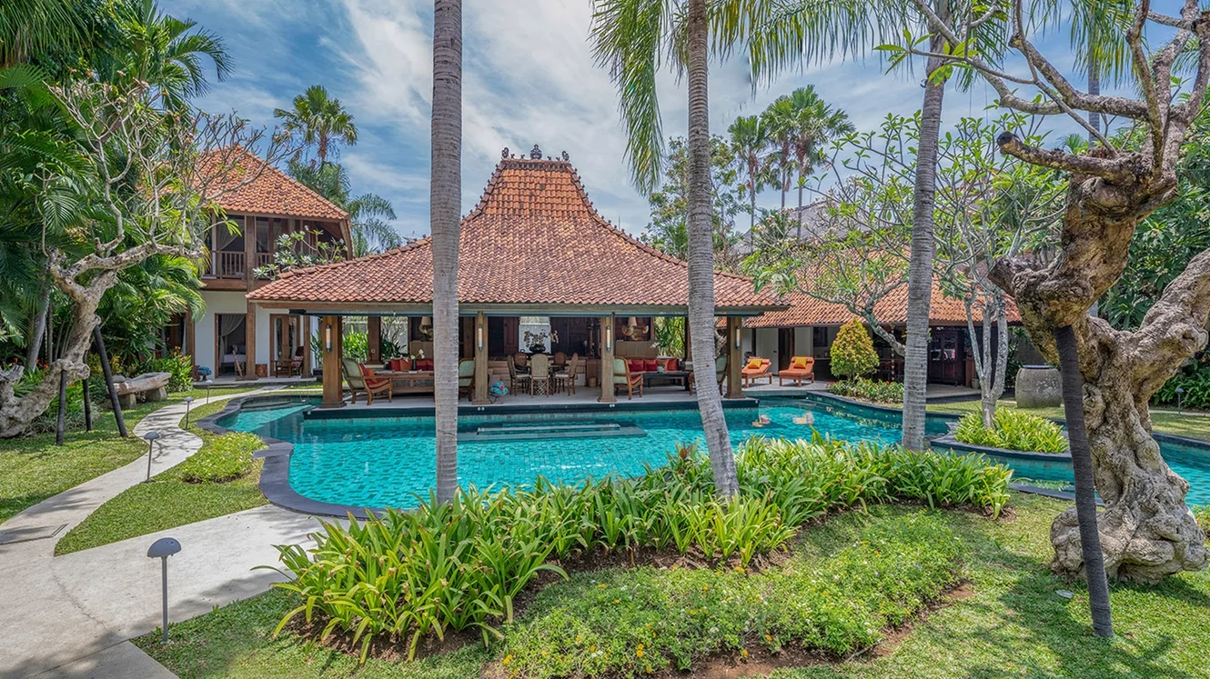 4-Bedroom Luxury Villa in Seminyak – Walk to Petitenget Beach, 21m Pool – BVI1486 — image 6