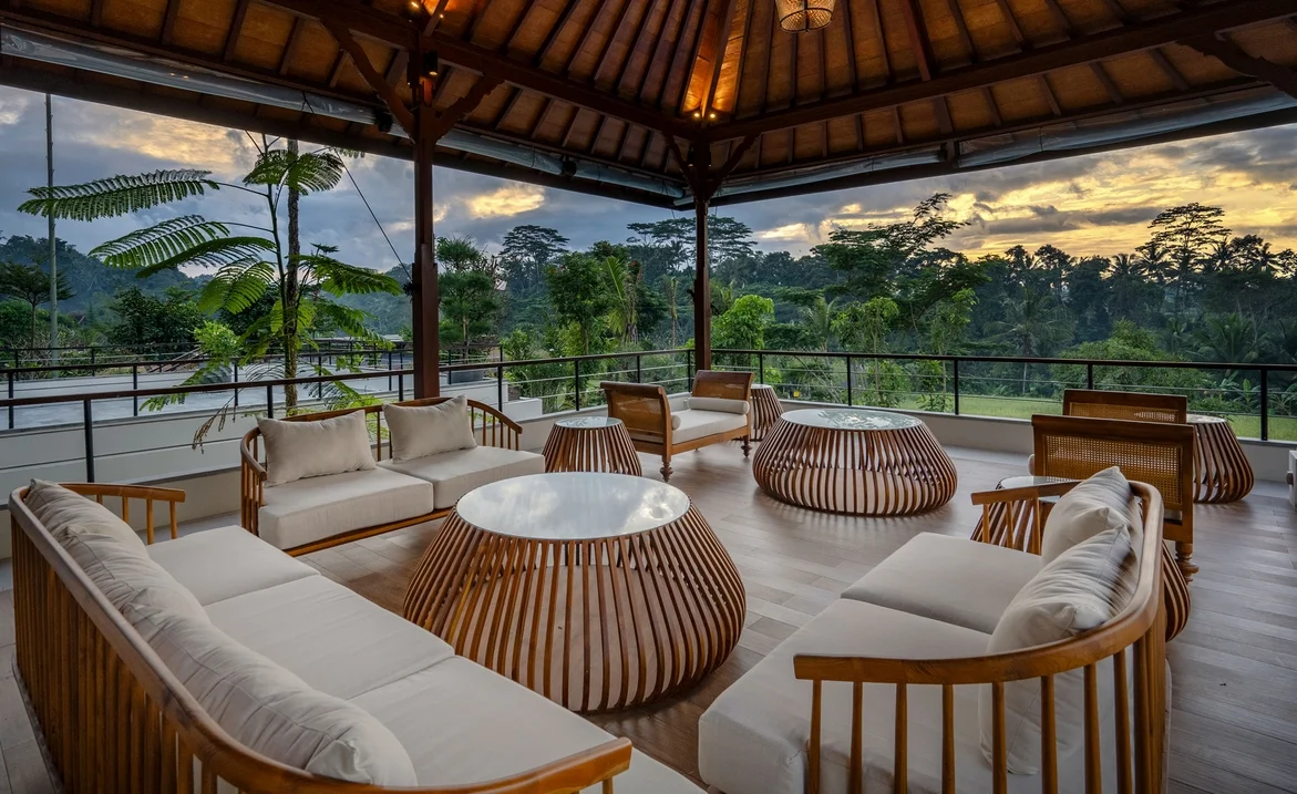 Luxury 4-Bedroom Villa in Ubud – Rooftop Event, Private Pool & Jungle View — image 11