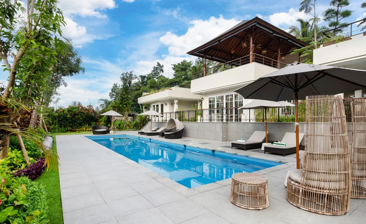 Luxury 4-Bedroom Villa in Ubud – Rooftop Event, Private Pool & Jungle View — image 8