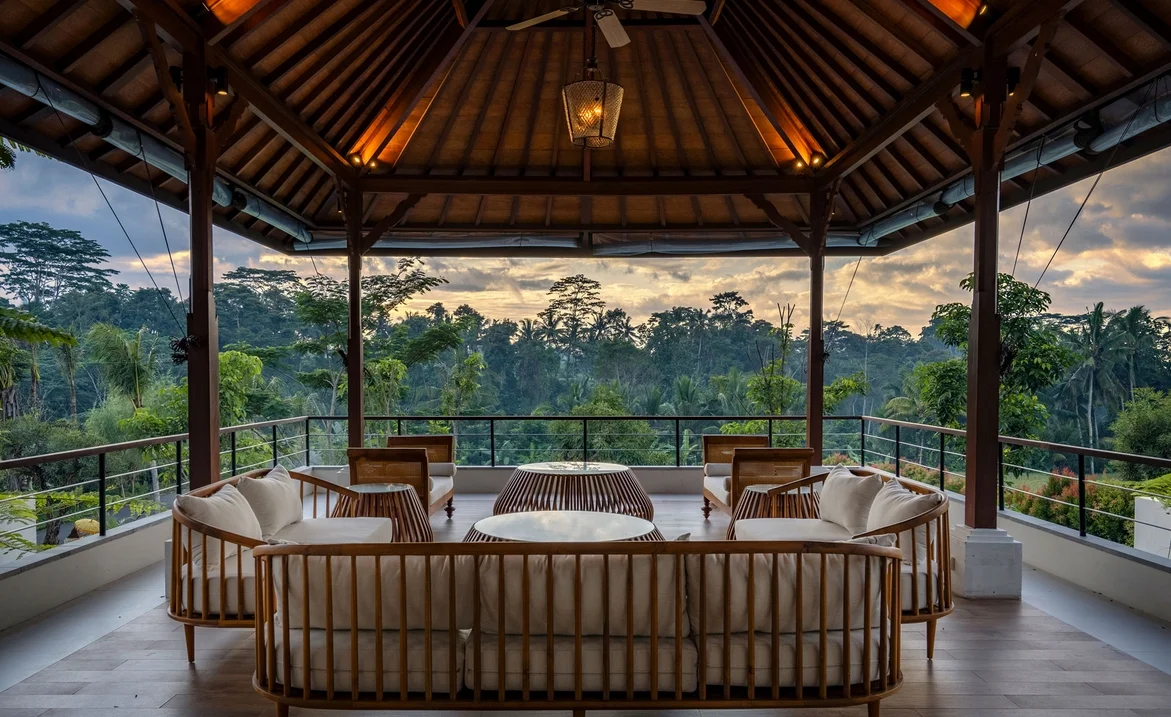 Luxury 4-Bedroom Villa in Ubud – Rooftop Event, Private Pool & Jungle View — image 10