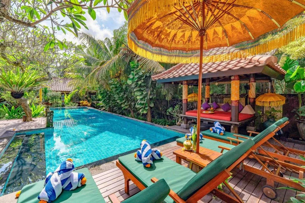4BR Luxury Villa with Botanical Garden in Tabanan — image 8