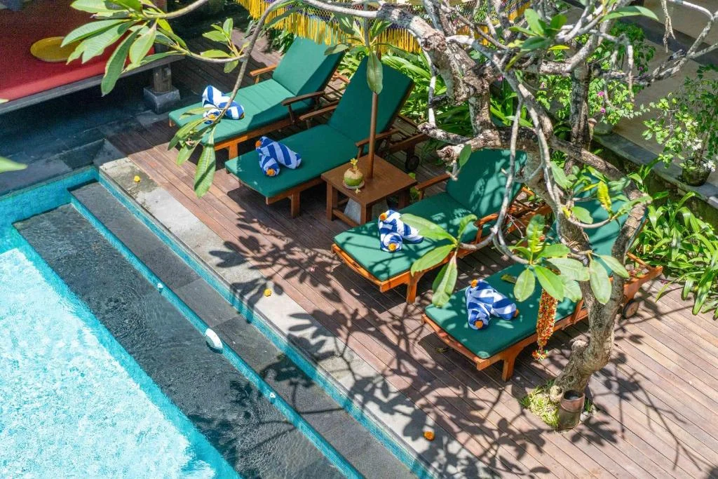 4BR Luxury Villa with Botanical Garden in Tabanan — image 6