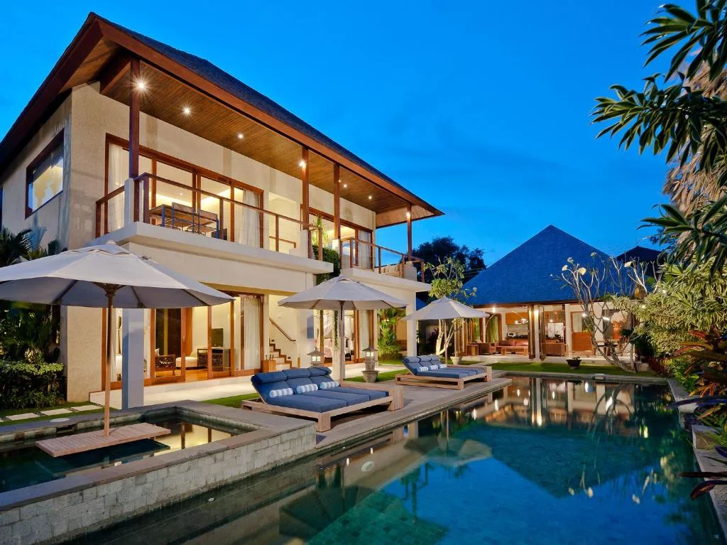 4-Bedroom Villa with Private Pool in Batu Belig Seminyak – Luxury Villa BVI71701