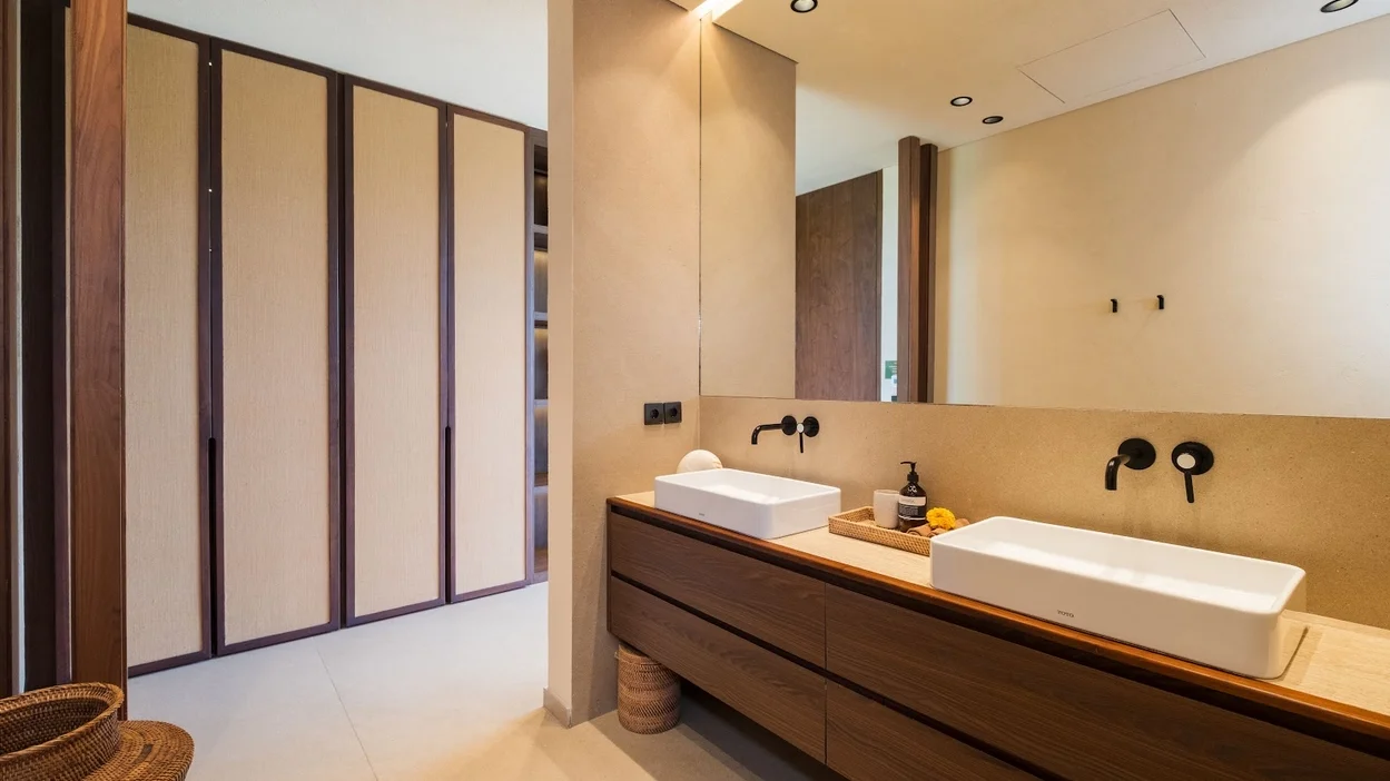 4-Bedroom Private Pool Villa Rental in Berawa Canggu – Modern Villa — image 16