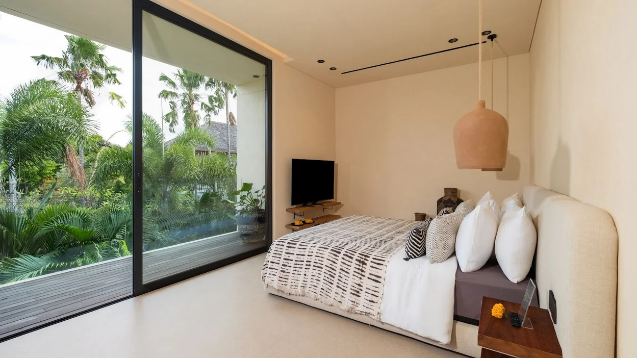 4-Bedroom Private Pool Villa Rental in Berawa Canggu – Modern Villa — image 15