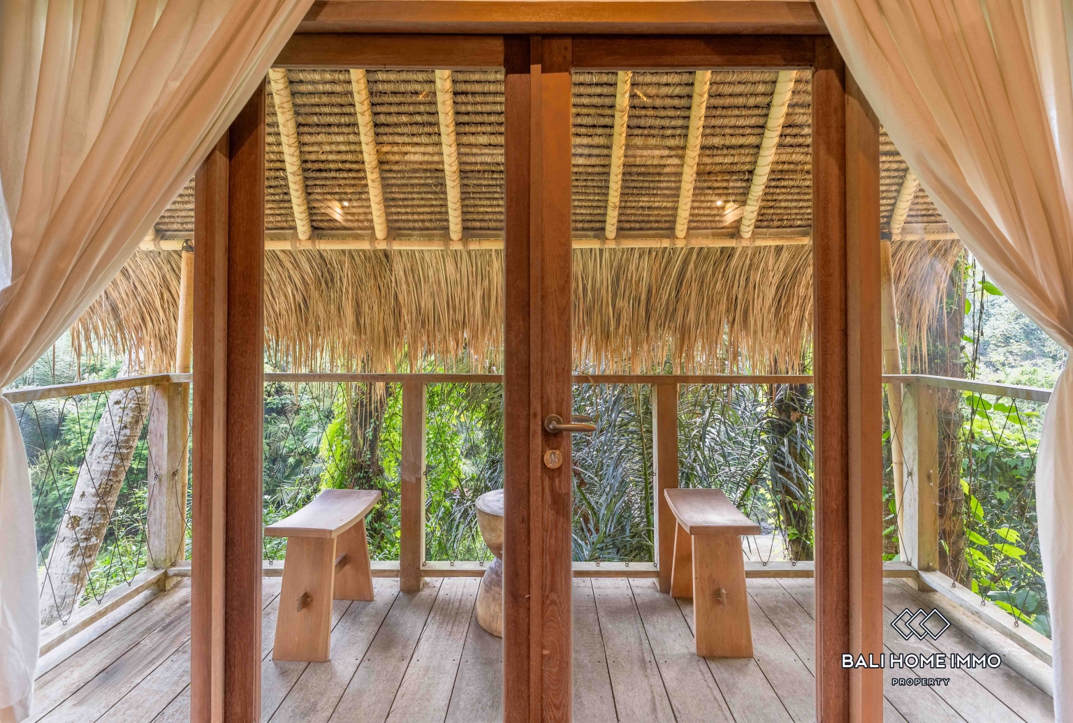 4 Bedrooms Eco Villa with River and Jungle View for Rent Near Greenschool — image 14