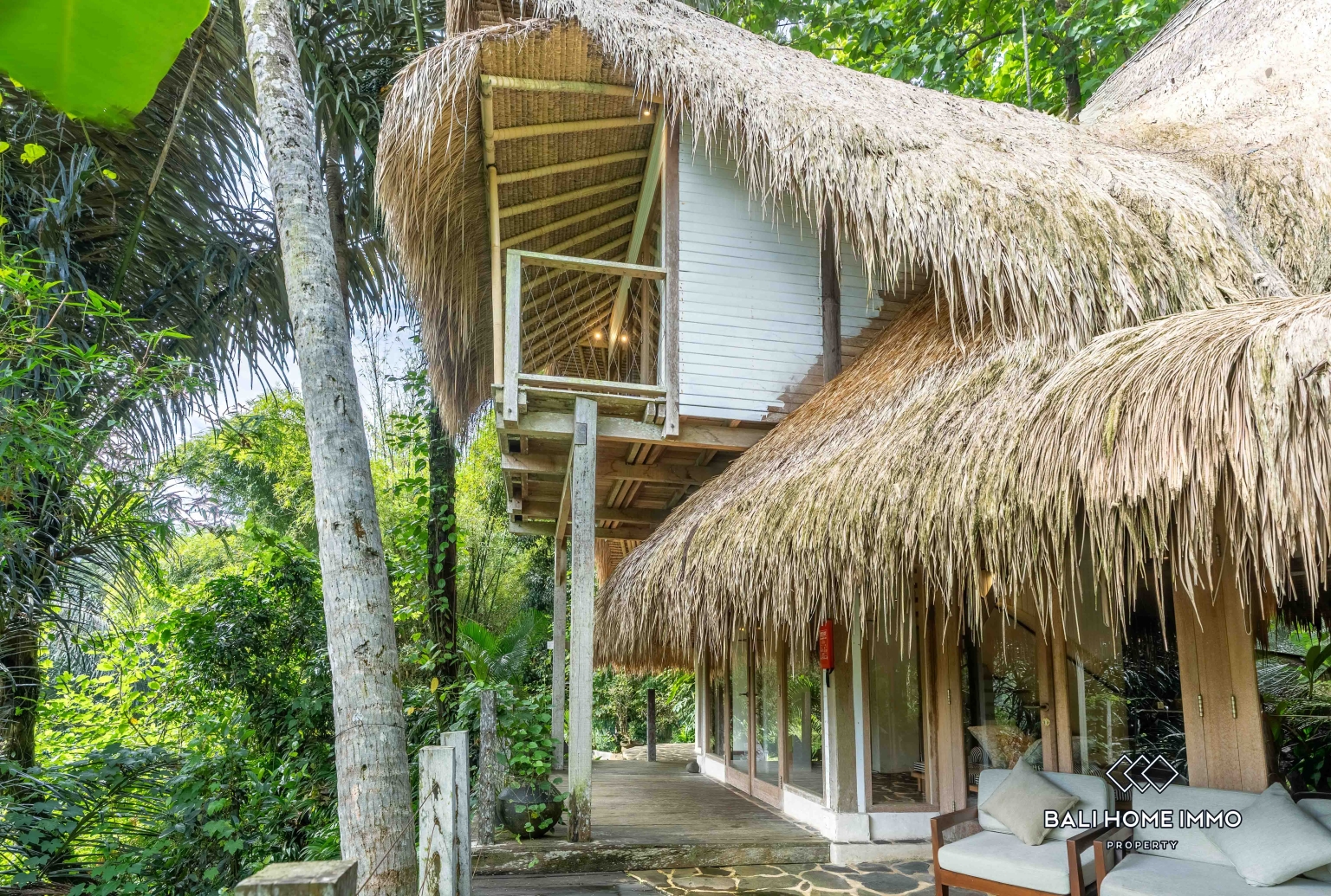 4 Bedrooms Eco Villa with River and Jungle View for Rent Near Greenschool — image 16