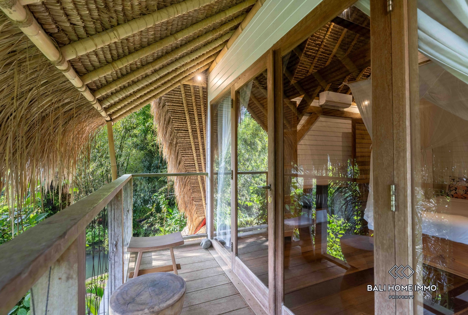 4 Bedrooms Eco Villa with River and Jungle View for Rent Near Greenschool — image 15