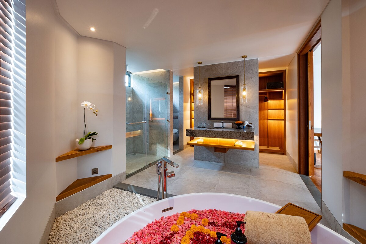 Moments To Shore 3 Bedroom Private Villa in Canggu — image 4