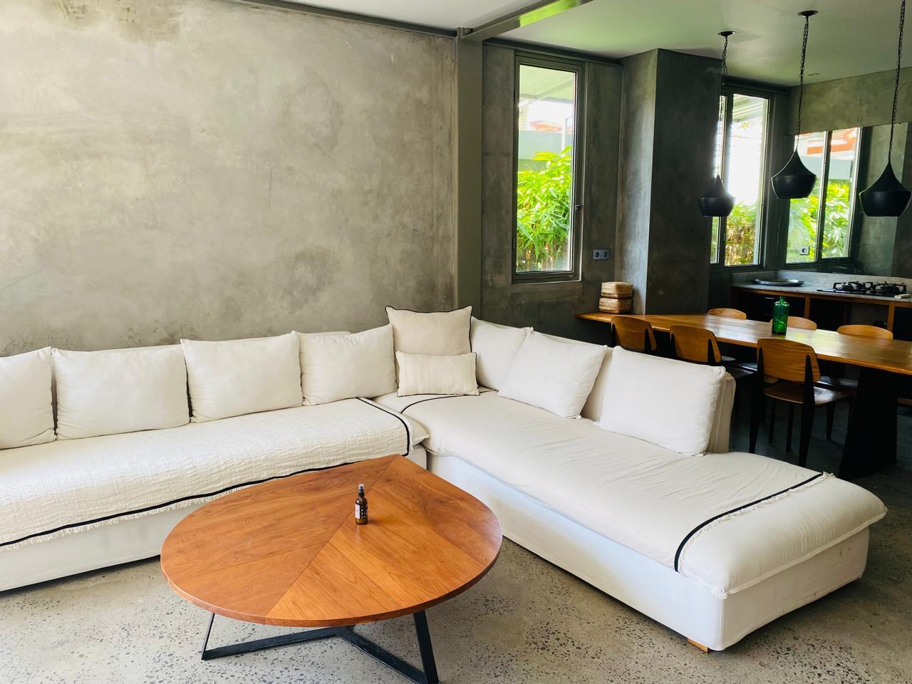 Modern 2-Bedroom Villa with Private Office for Yearly Rental in Umalas — image 5