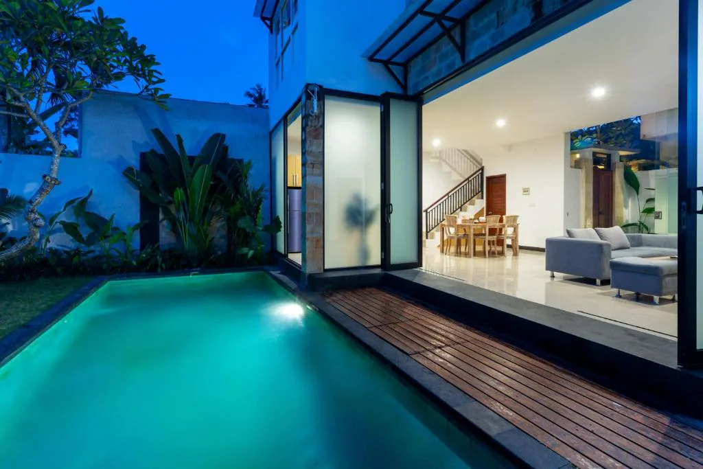 Easygoing Tropical Hideout 3 Bedroom Private Villa in Canggu — image 9