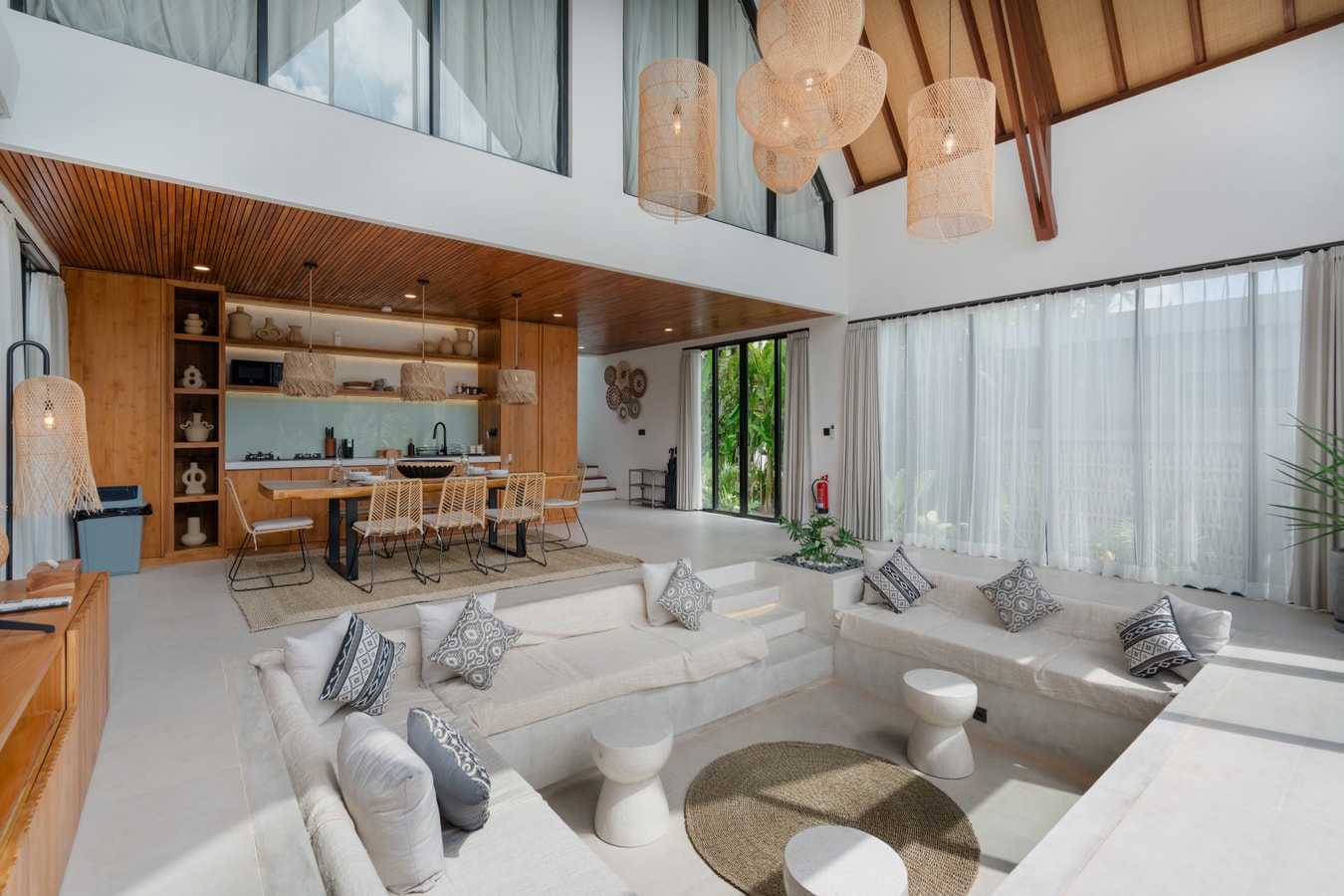 Tukad Hut - 2BR Rustic Villa with Pool, Near Cafés in Dalung, Bali — image 17