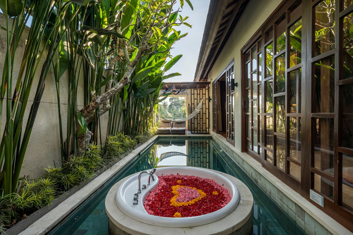 Ultimate Jungle Romance 1 Bedroom Private Villa in Ubud — image 7