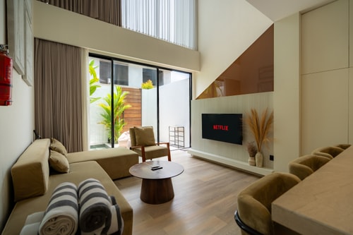 Oasis 8 - 2BR Pool Villa, Near Batu Bolong Beach in Canggu, Bali — image 2