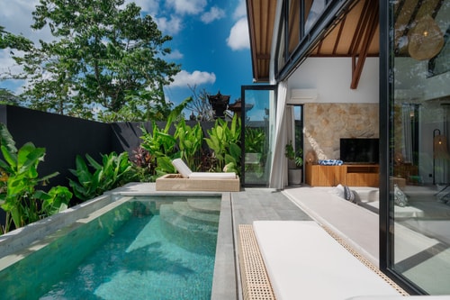 Tukad Hut - 2BR Rustic Villa with Pool, Near Cafés in Dalung, Bali — image 10
