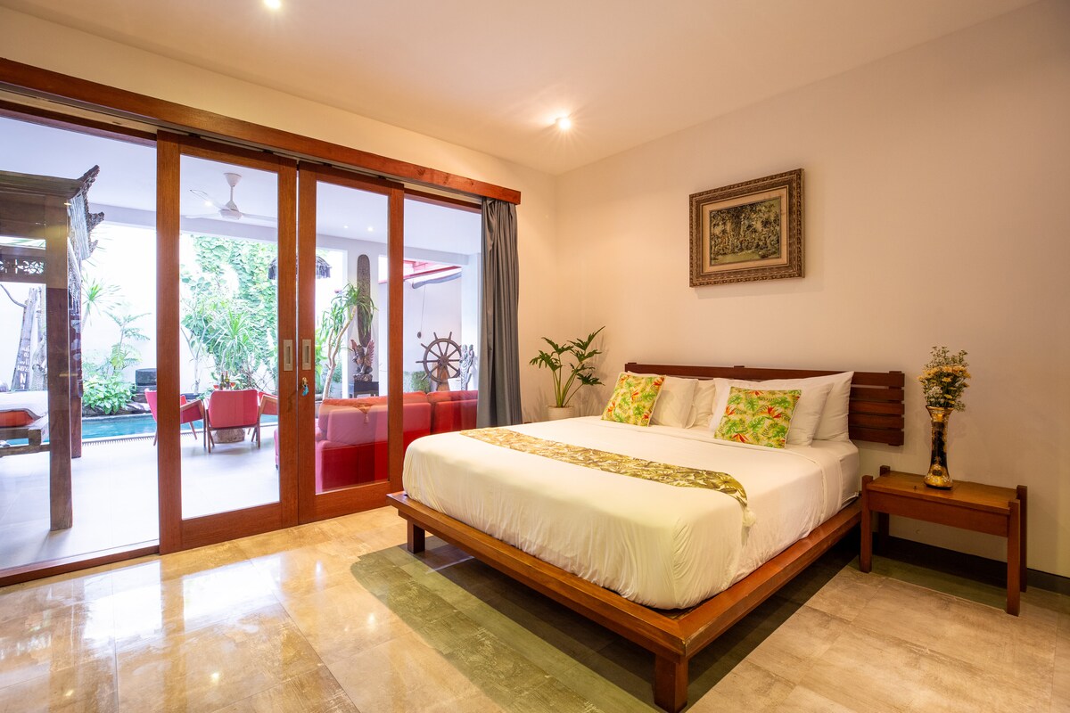 Chic Ethnic Heart 3 Bedroom Private Villa in Canggu — image 3