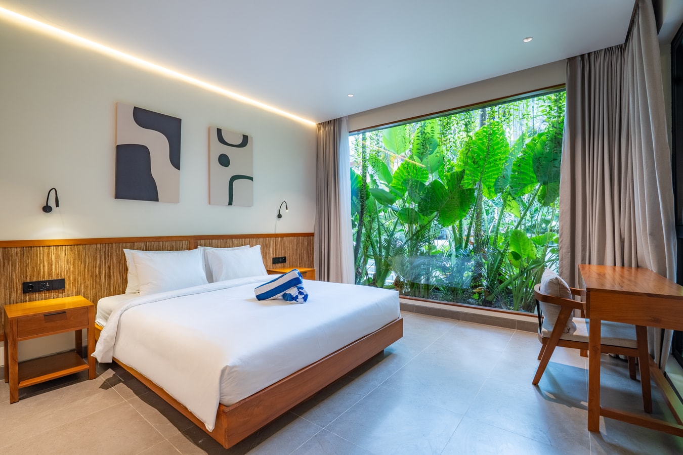 Deluxe 1BR Suite with Pool Access in Ubud Center in Ubud, Bali