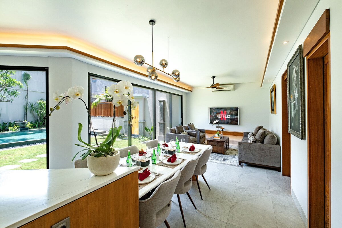 Moments To Shore 3 Bedroom Private Villa in Canggu