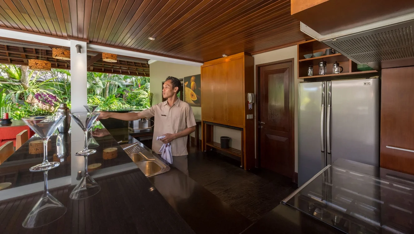 5-Bedroom Family Villa with Pool, Games Room & Walk to Batubelig Beach – Seminyak, Bali – BVI506 — image 17