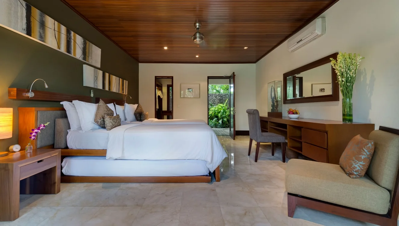 5-Bedroom Family Villa with Pool, Games Room & Walk to Batubelig Beach – Seminyak, Bali – BVI506 — image 15