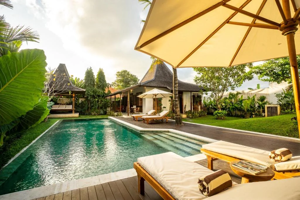 5-Bedroom Javanese Style Villa in Canggu – Private Pool, Joglo & Spacious Garden — image 3