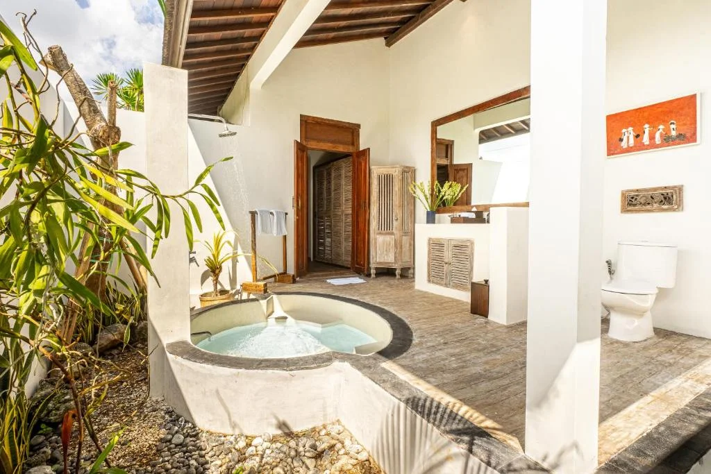 5-Bedroom Javanese Style Villa in Canggu – Private Pool, Joglo & Spacious Garden — image 18