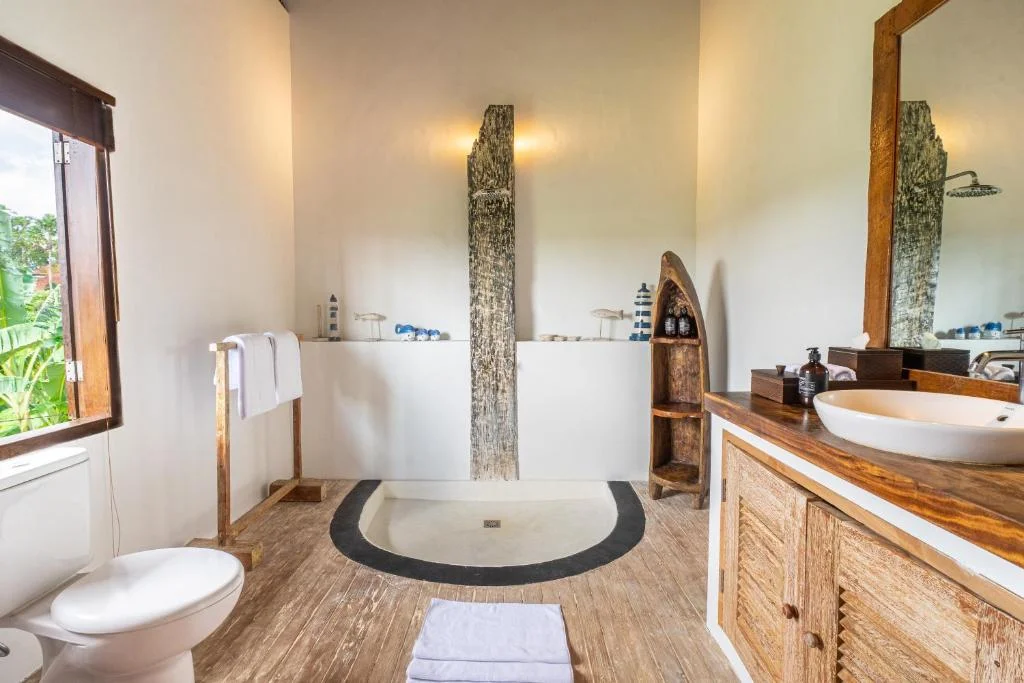 5-Bedroom Javanese Style Villa in Canggu – Private Pool, Joglo & Spacious Garden — image 15