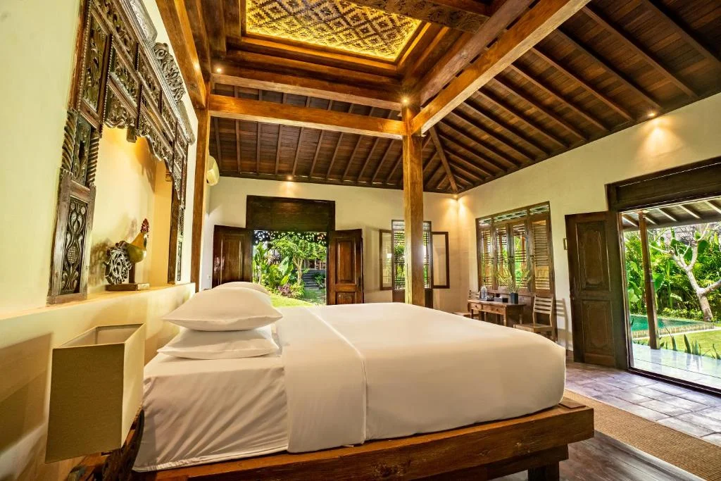 5-Bedroom Javanese Style Villa in Canggu – Private Pool, Joglo & Spacious Garden — image 8