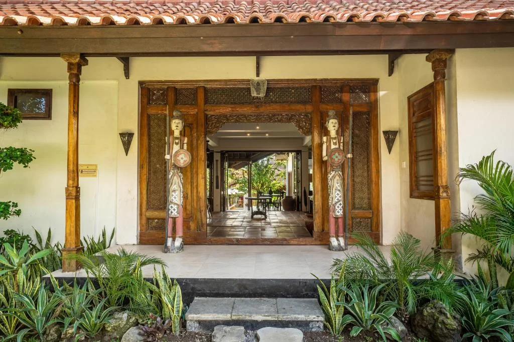 5-Bedroom Javanese Style Villa in Canggu – Private Pool, Joglo & Spacious Garden — image 16