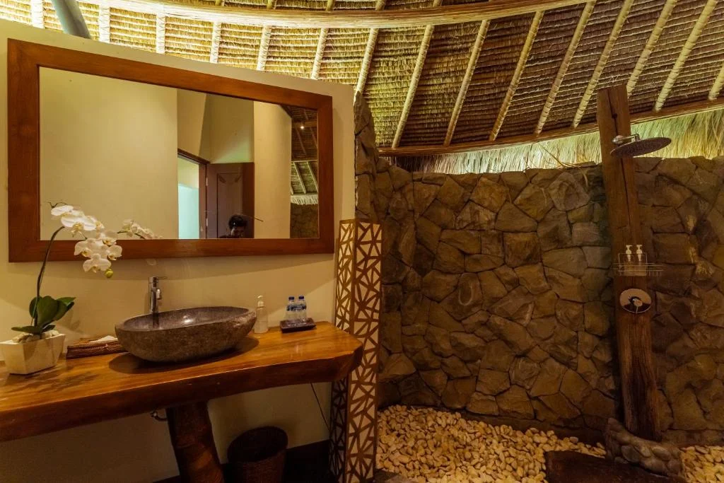 5-Bedroom Tranquil Villa Retreat Near Ubud – Infinity Pool, Rice Field Views & Balinese Hospitality – BVI2612 — image 18
