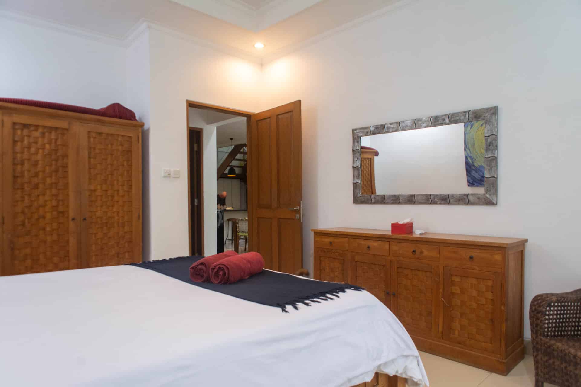 5-Bedroom Villa in Central Seminyak walking distance to the Beach — image 16