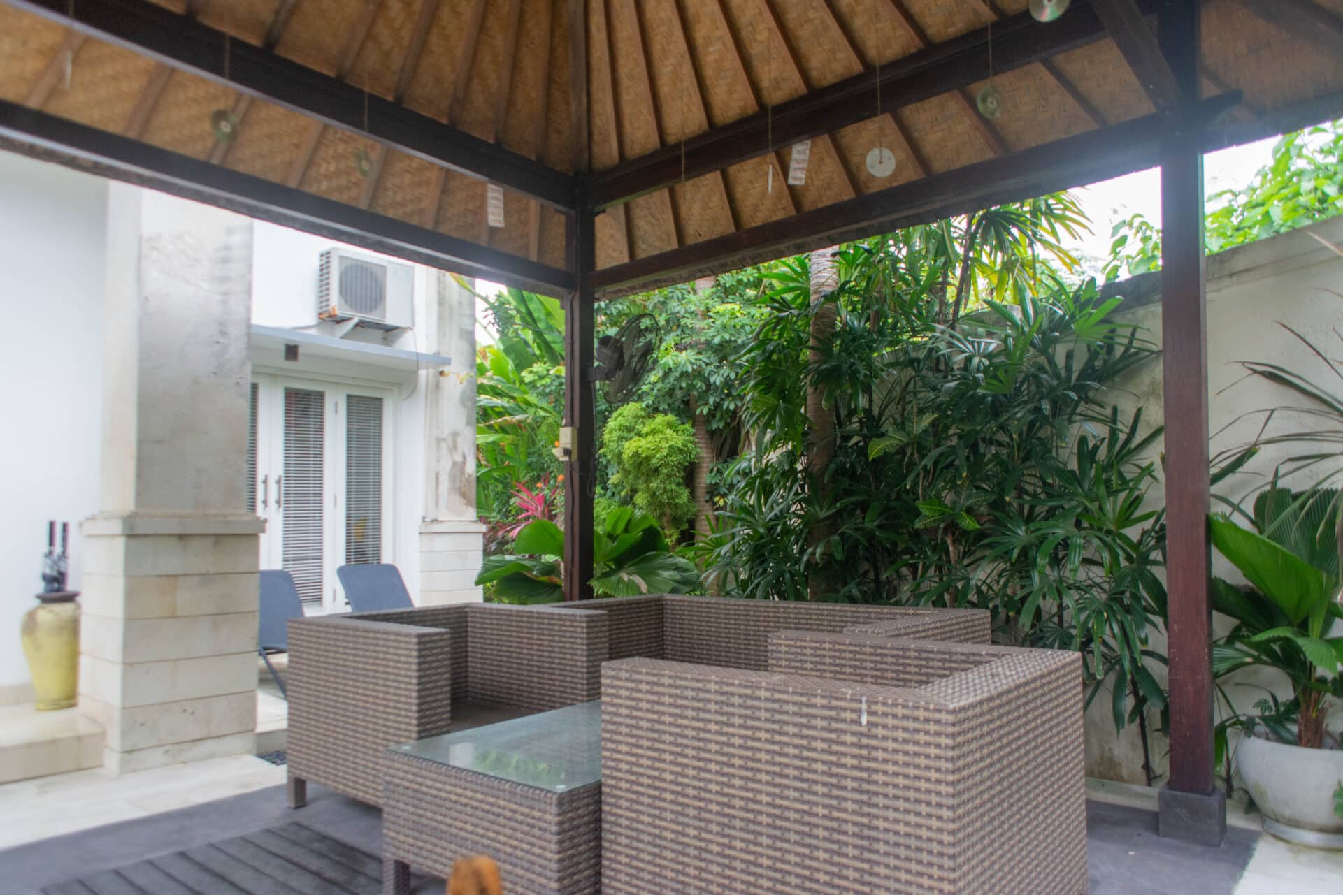 5-Bedroom Villa in Central Seminyak walking distance to the Beach — image 5