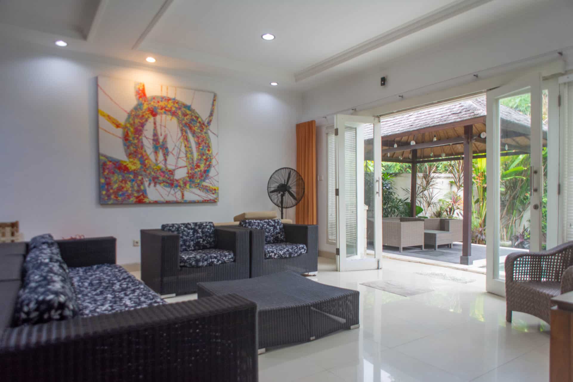 5-Bedroom Villa in Central Seminyak walking distance to the Beach — image 8